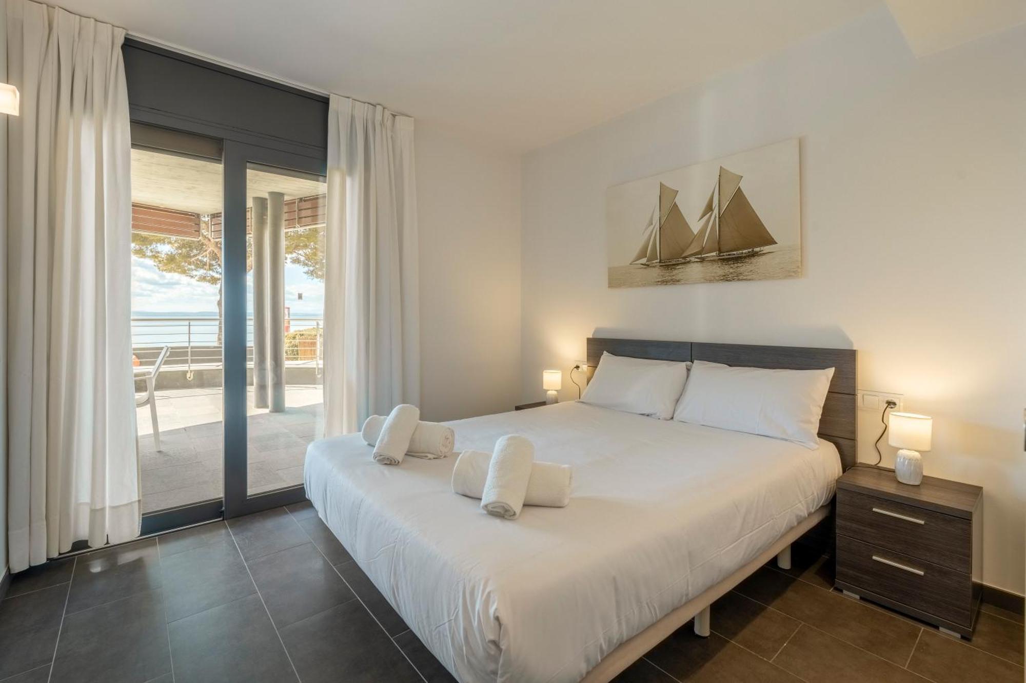 Apartamento Con Gran Terraza Delante Del Mar Roses Dış mekan fotoğraf