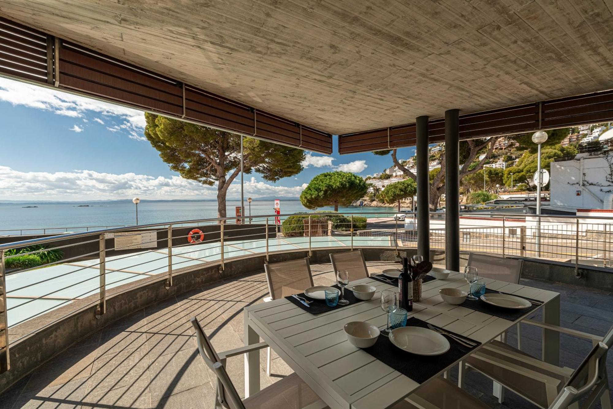 Apartamento Con Gran Terraza Delante Del Mar Roses Dış mekan fotoğraf