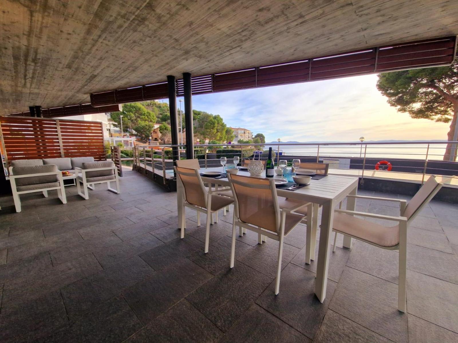 Apartamento Con Gran Terraza Delante Del Mar Roses Dış mekan fotoğraf
